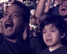 Ein Kindertraum wird wahr: Vater brachte seinen besonderen Sohn zum Konzert seiner Lieblingsband