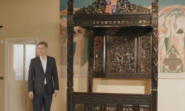 Altes Erbe unter billigem Holz. Quelle: Screenshot YouTube