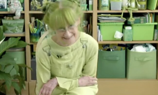 Grüne Frau. Quelle: Screenshot YouTube