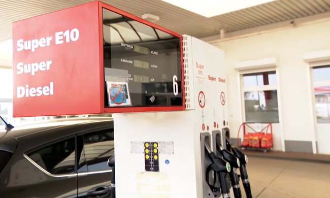 EU diskutiert E20-Kraftstoff. Quelle: Youtube Screenshot