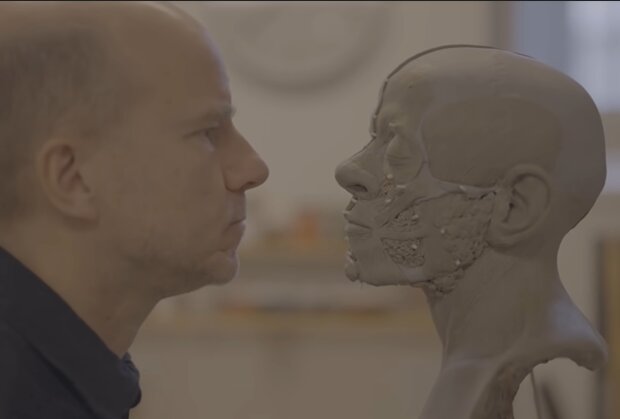 Prozess der Gesichtsrekonstruktion. Quelle: Screenshot YouTube