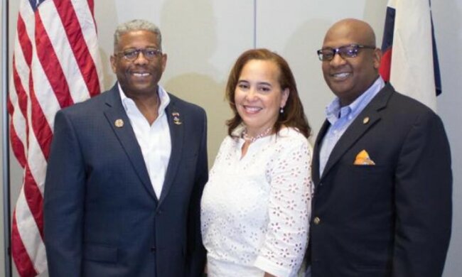 Nach dem Treffen mit der Juwelierin strahlte der Kerl vor Glück: Er bekam ein Geschenk, das teurer als jedes Geld ist