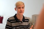 Ein 17-Jähriger und der Traum vom 1000-Euro-Handy. Quelle: Youtube Screenshot