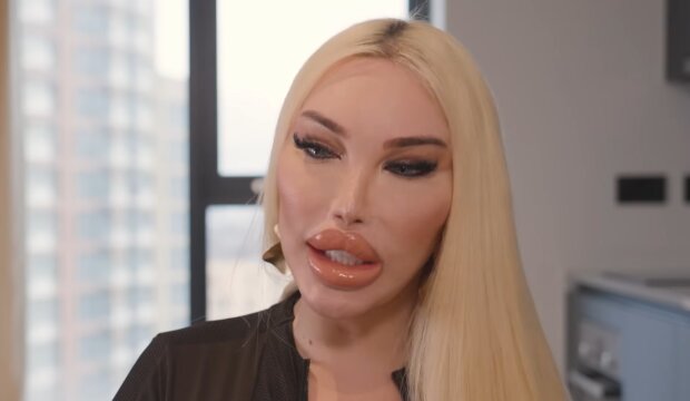 Jessica Alves im Selbstexperiment. Quelle: Youtube Screenshot