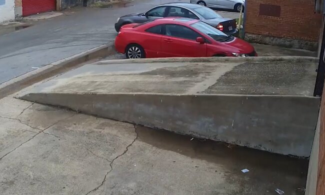 Der Beginn des Streits. Quelle: Youtube Screenshot