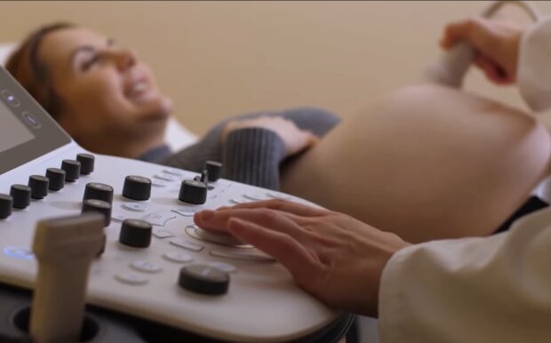 Falsche Hoffnung auf Schwangerschaft. Quelle: Screenshot YouTube