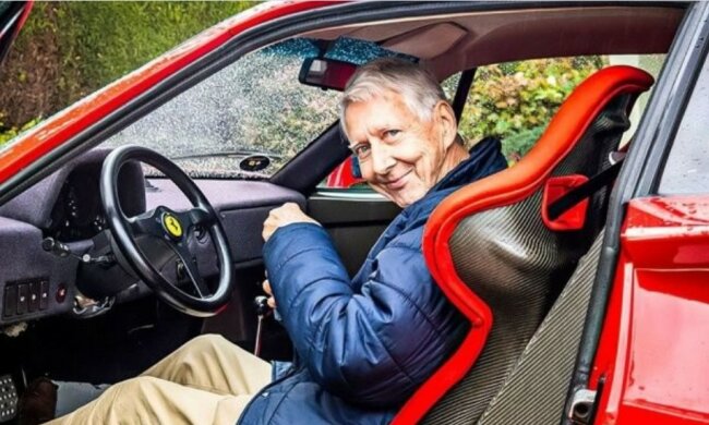 Alter ist kein Hindernis: Wie ein 80-jähriger Mann seinen Ferrari gerne fährt