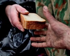 Eine gute Tat: Ein Obdachloser kaufte mit dem gespendeten Geld Essen für die Armen