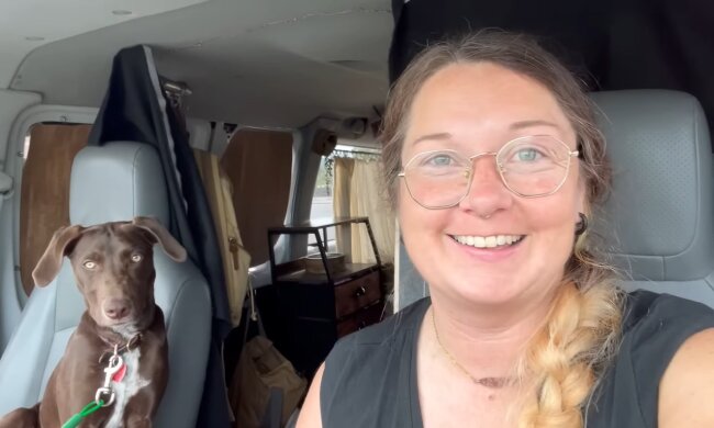 Das erfüllte Leben einer 48-jährigen Frau ohne Kinder. Quelle: Youtube Screenshot