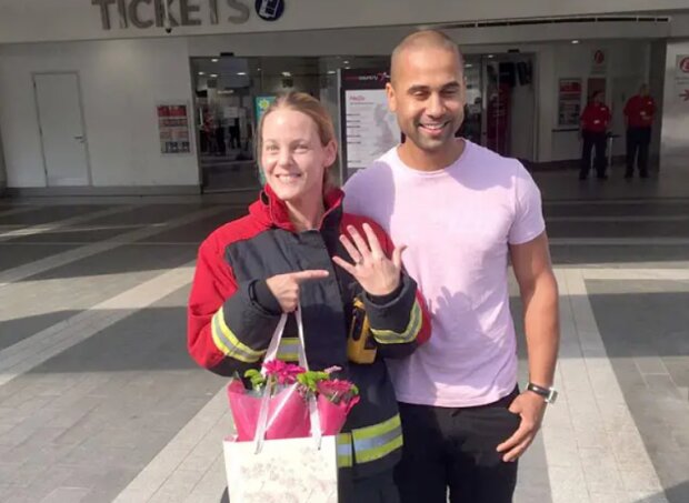 Warum ein Mann die Feuerwehr rufen sollte, um seiner Geliebte einen Heiratsantrag zu machen
