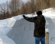 Draußen minus 40 Grad, drinnen plus 20 Grad: Wie Eskimos in ihren Schneehäusern leben