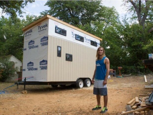 Einfallsreicher Student baute ein Haus, um überhaupt nicht für ein Hostel zu bezahlen