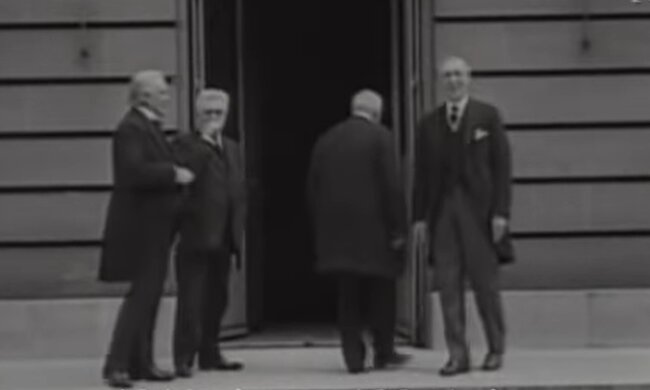 Schließung der Bank. Quelle: YouTube Screenshot