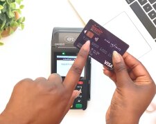 Banken kassieren zu viel. Quelle: Youtube Screenshot