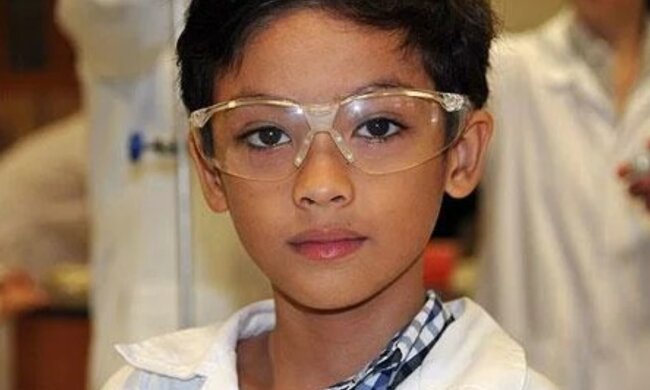 Als er 8 Jahre alt war, nannte er die Zahl Pi auf 518 Zeichen genau: Wie entstand das Schicksal des Jungen mit dem höchsten IQ