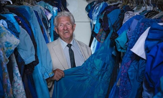 Großzügiger Ehemann: während 56 Jahre Ehe kaufte ein Mann 55 000 Kleider für seine Frau