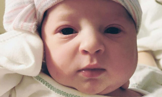 Die 26-jährige Frau brachte ein Baby zur Welt, das seit einem Vierteljahrhundert seine Zeit abwartete