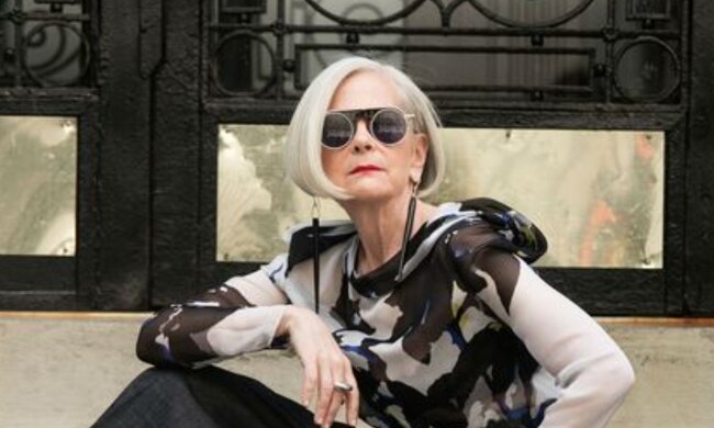 Es ist nie zu spät: 60-jährige Universitätsprofessorin wurde Model, Details