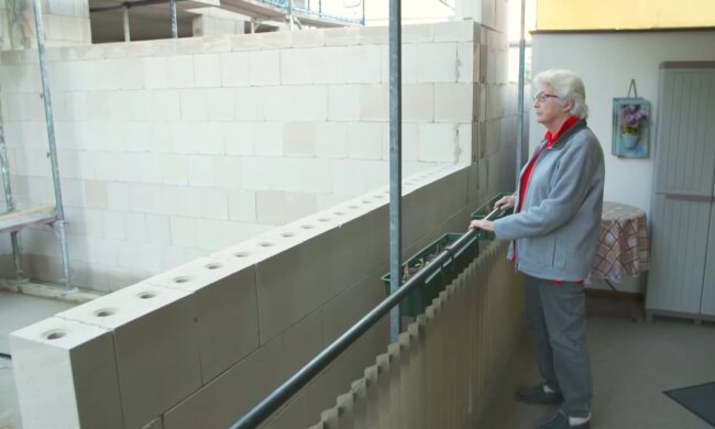 Eingeschlossen. Quelle: Youtube Screenshot