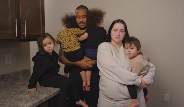 Vier Kinder in drei Jahren – und das fünfte ist unterwegs. Quelle: Youtube Screenshot