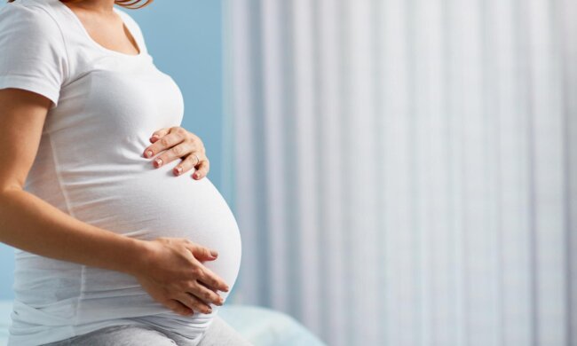 Eine Frau wollte ein gesundes Baby zur Welt bringen und ging ein Risiko ein: wie sich ihr Schicksal entwickelte