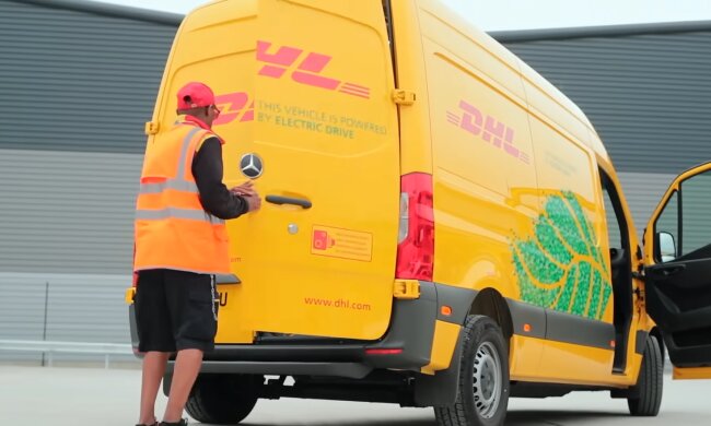 Postboten: Zwischen Paketen und Briefen – gutes Geld winkt. Quelle: Youtube Sreenshot