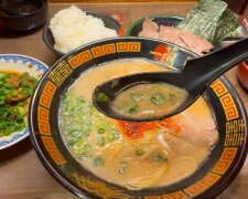 Ein Abendessen in Tokio. Quelle: Youtube Screenshot