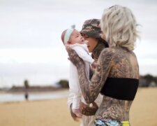 Tattoo-Mom. Quelle: Youtube Screenshot