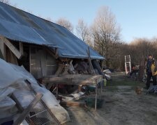 „Hier wohnt Anton. Hilfe wohnt hier nicht.“ Quelle: Youtube Screenshot