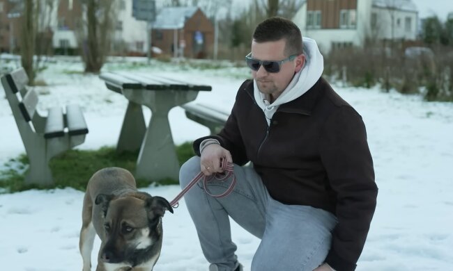 Anzeige wegen fehlender Hundeleine. Quelle: Youtube Screenshot