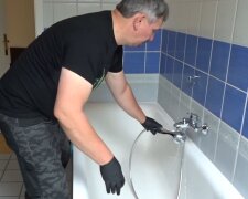 Badewanne reinigen. Quelle: Screenshot Youtube