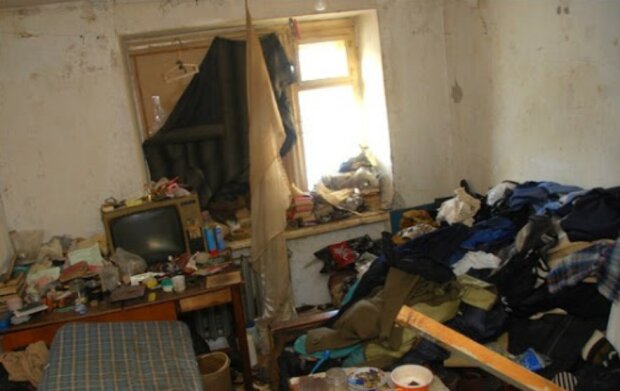 Eine Studentin im Wohnheim bekam das schmutzigste Zimmer: wie es nach einem Monat aussieht