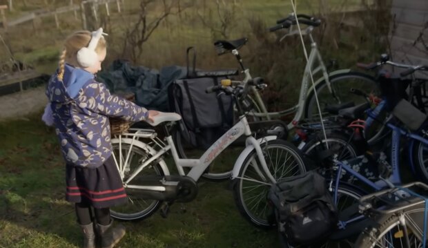 "Ein Fahrrad für meine Tochter". Quelle: Youtube Screenshot
