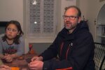 "Kindheit ohne Papa": Wenn Liebe den Lohn ersetzt
