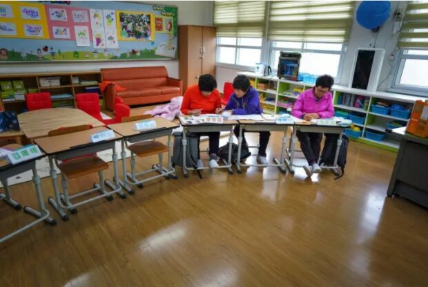 Großmütter der ersten Klasse: Wie alte Frauen in einer südkoreanischen Schule lesen und schreiben lernen