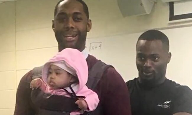 Ein fürsorglicher Professor und Vater. Quelle: YouTube Screenshot