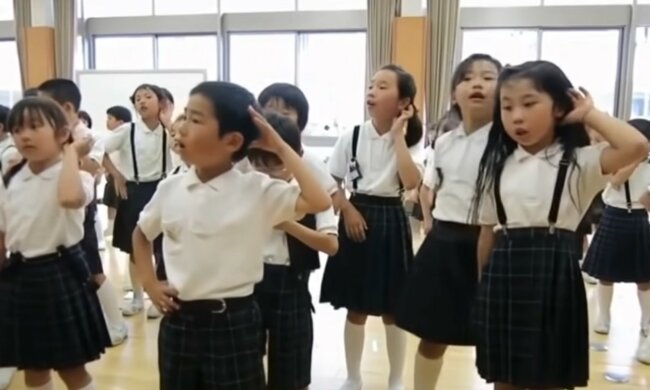 Interessante Merkmale der Erziehung der jüngeren Generation. Quelle: Screenshot YouTube