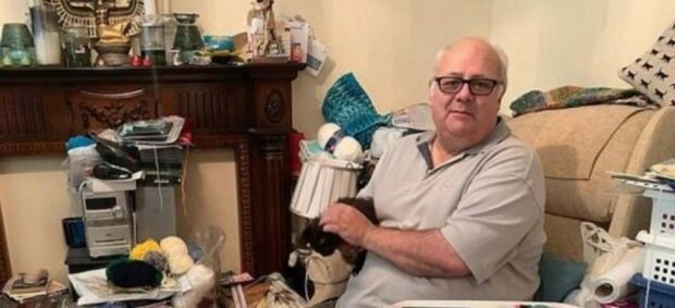 Ein alter Mann aus Großbritannien hat 18 Jahre lang Müll in seiner Wohnung gespart