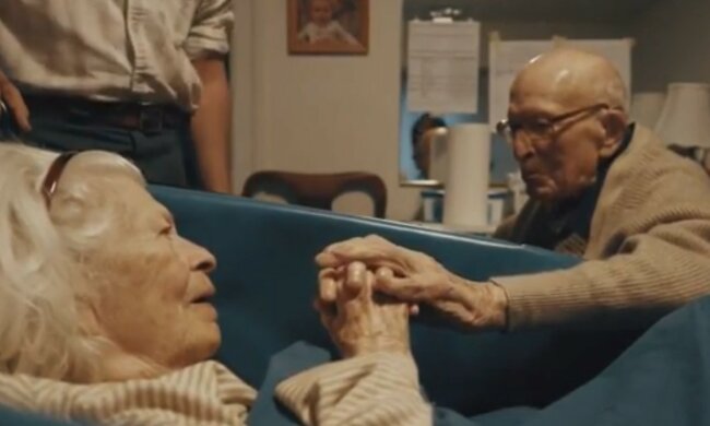 Bezaubernde Fürsorge füreinander. Quelle: Screenshot YouTube