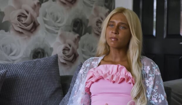 Zwischen Kritik und Selbstliebe. Quelle: Youtube Screenshot