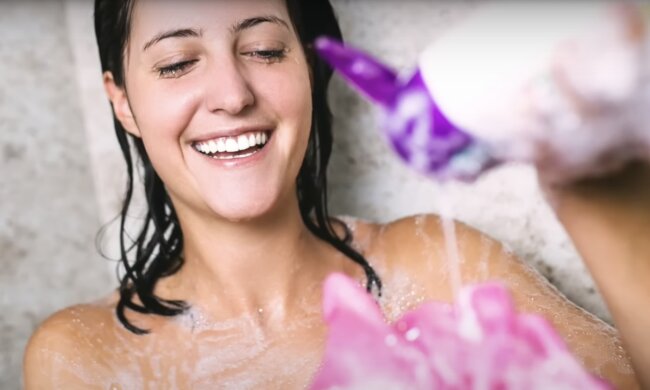 Duschen Quelle: Screenshot YouTube