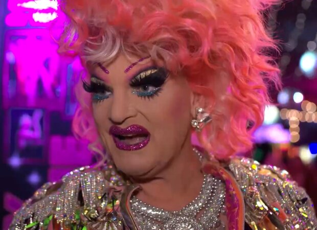 Olivia Jones spricht über ihre Beauty-OP. Quelle: Youtube Screenshot