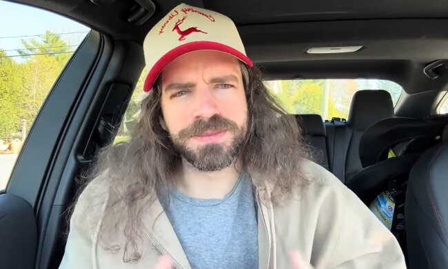 Andreas kritisiert Umgang mit Geld. Quelle: Youtube Screenshot