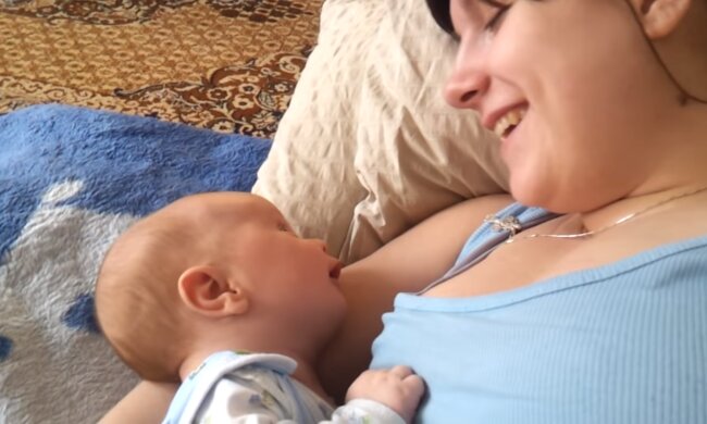 Glüklische Mutter. Quelle: Screenshot YouTube