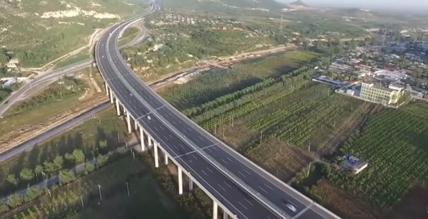 Die Autobahn. Quelle: Screenshot YouTube