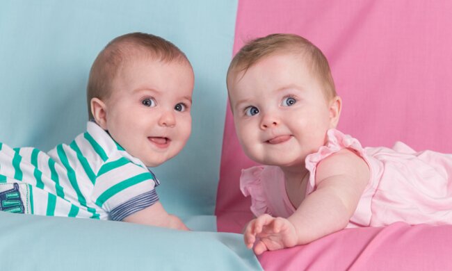 Eine Frau landete auf einer Entbindungsstation mit der Liebhaberin ihres Mannes. Sie wurde mit zwei Kindern entlassen