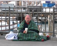 Obdachloser Mann. Quelle: Screenshot Youtube
