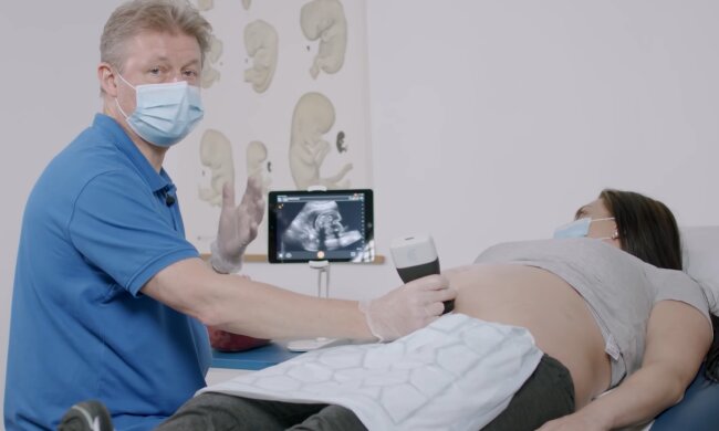 Regelmäßige ärztliche Untersuchung endete mit dem Schock. Quelle: Screenshot YouTube