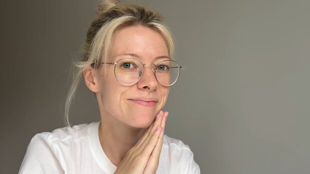 Die Frau, die niemals Make-up trägt. Quelle: Youtube Screenshot