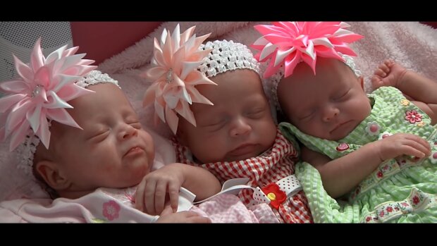 Neugeborene Babys.  Quelle: Youtube Screenshot